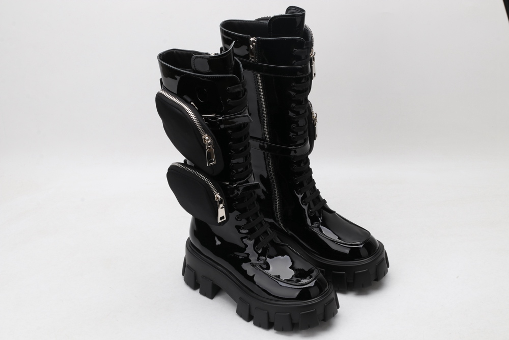 P*rada SNEAKER